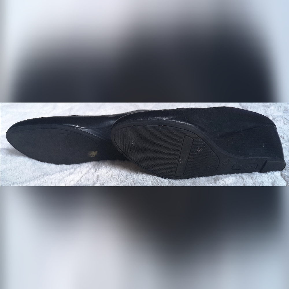 George pumps. Size 9 - Picture 7 of 11